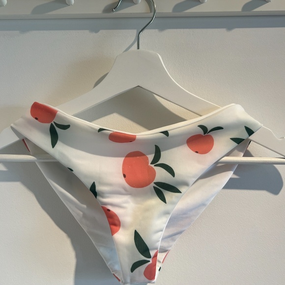 revolve KHAOS swim peach print white bikini top & bottom - size s - Picture 6 of 10